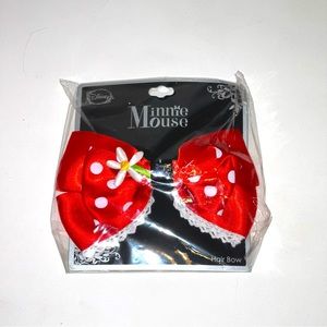Disney’s Minnie Mouse red clip in hair bow - new sealed in package